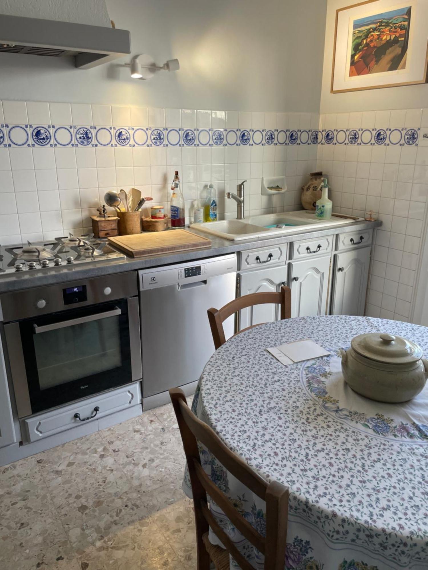 La Maison-Es-Maisons. Valréas Exteriör bild