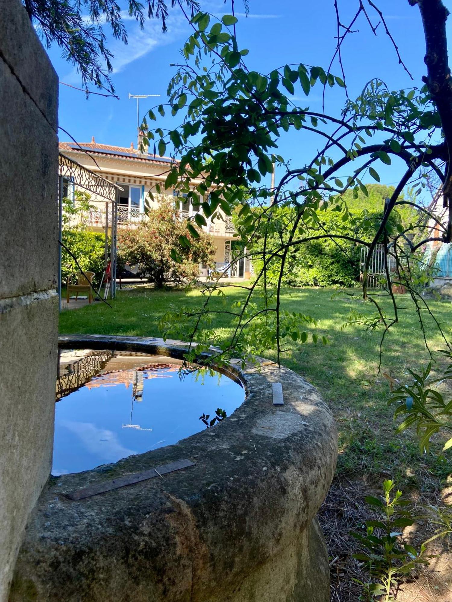 La Maison-Es-Maisons. Valréas Exteriör bild